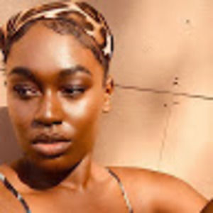 Meet your Posher, Shea